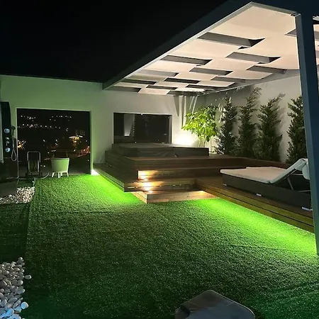 Penthouse Com Jacuzzi Apartment